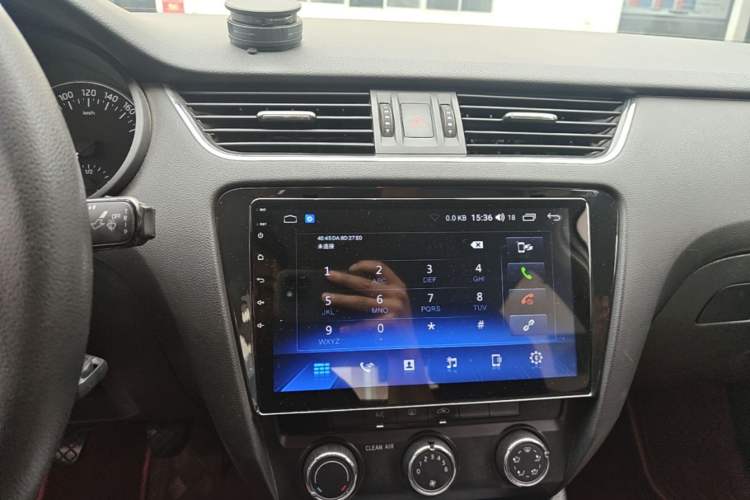 Used Skoda Octavia 2016 1.6L Manual Trend Edition Audio And AC Panel