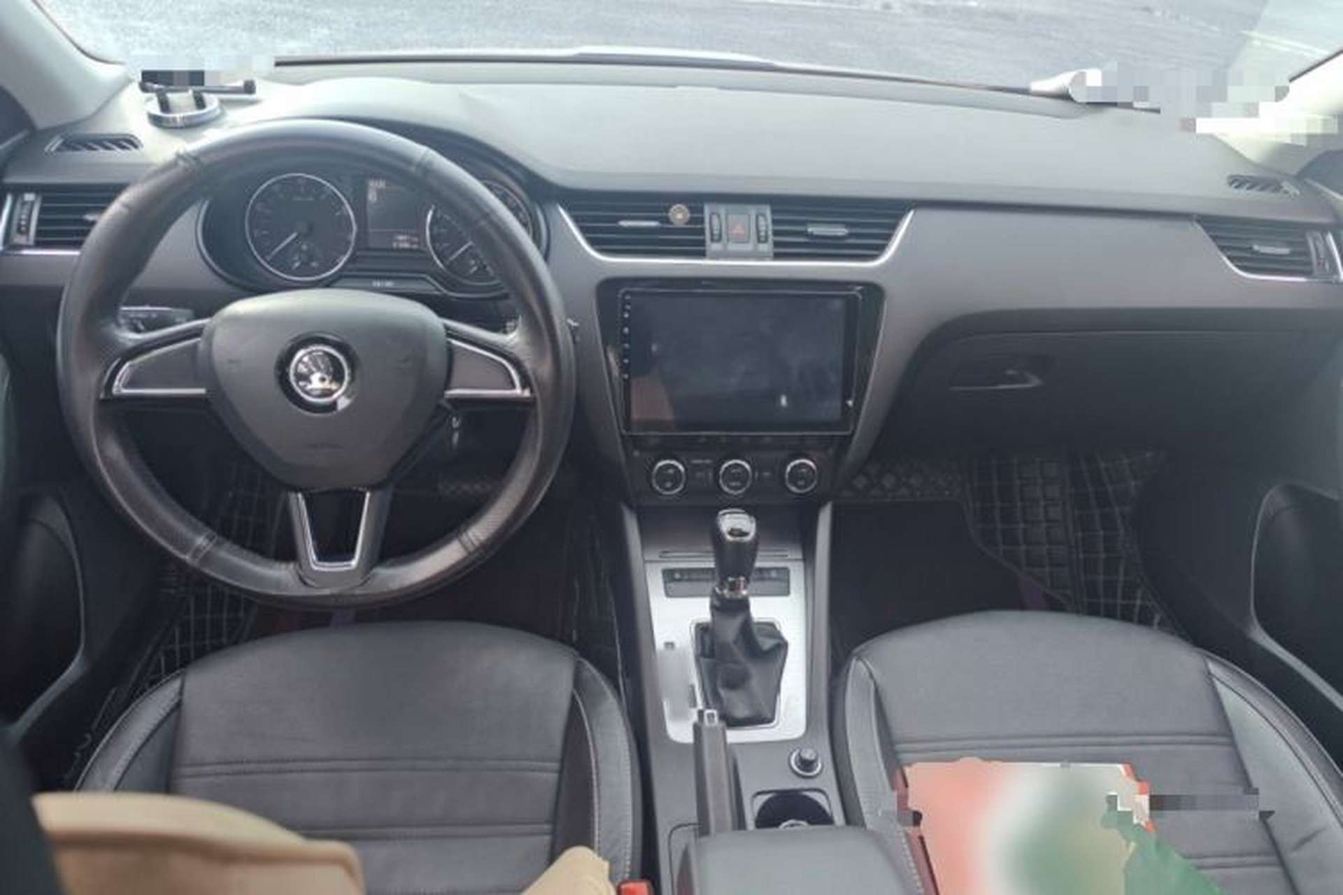 Used Skoda Octavia 2016 1.6L Automatic Chuanxing Edition Center Console