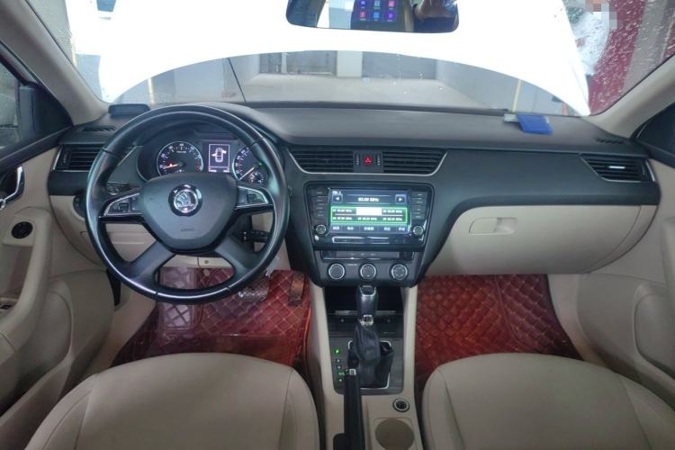 Used Skoda Octavia 2016 TSI280 DSG Smart Drive Edition Center Console