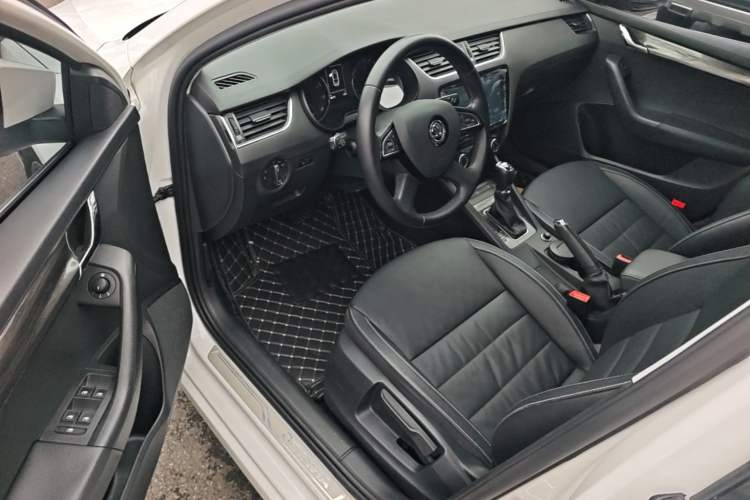 Used Skoda Octavia 2016 TSI280 DSG Smart Drive Edition Driver Seat