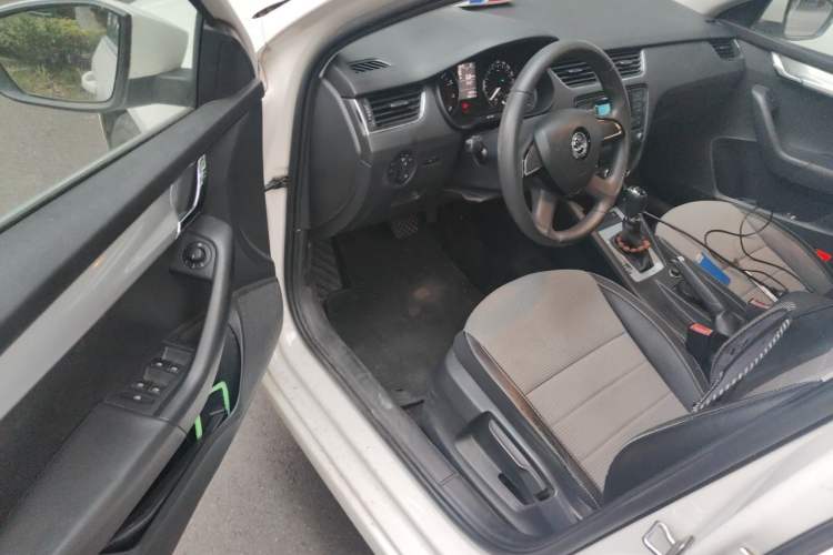 Used Skoda Octavia 2016 1.6L Automatic Chuanxing Edition Driver Seat