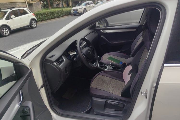 Used Skoda Octavia 2016 1.6L Automatic Chuanxing Edition Driver Seat
