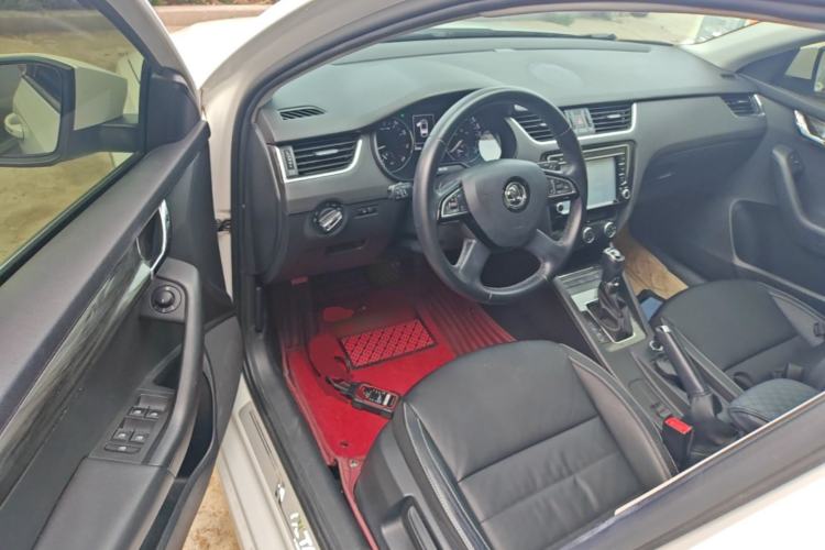 Used Skoda Octavia 2016 1.6L Automatic Smart Drive Edition Driver Seat