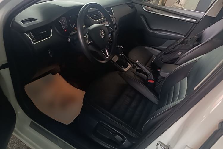 Used Skoda Octavia 2016 1.6L Automatic Smart Drive Edition Driver Seat