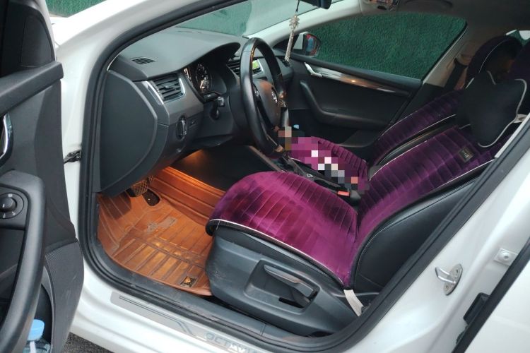 Used Skoda Octavia 2016 1.6L Automatic Smart Drive Edition Driver Seat