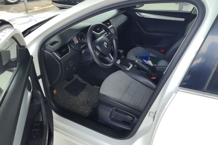 Used Skoda Octavia 2016 1.6L Automatic Chuanxing Edition Driver Seat