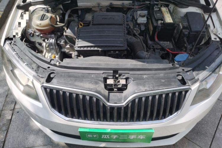 Used Skoda Octavia 2016 1.6L Automatic Smart Drive Edition Engine Bay