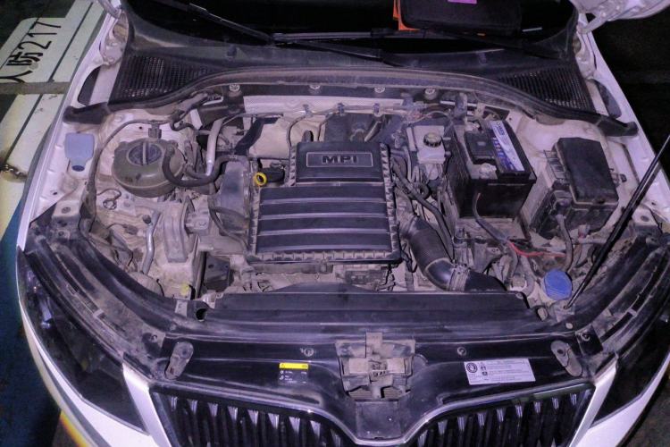 Used Skoda Octavia 2016 1.6L Automatic Smart Drive Edition Engine Bay