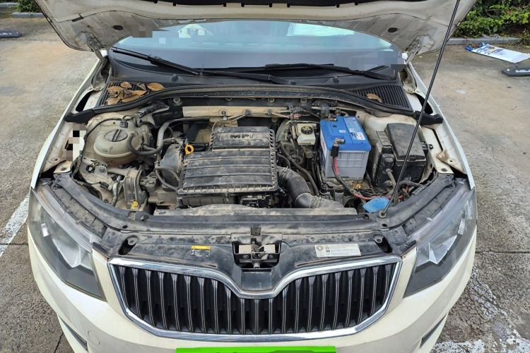 Used Skoda Octavia 2016 1.6L Automatic Smart Drive Edition Engine Bay