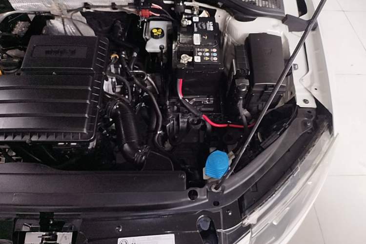 Used Skoda Octavia 2016 1.6L Automatic Smart Drive Edition Engine Bay Left
