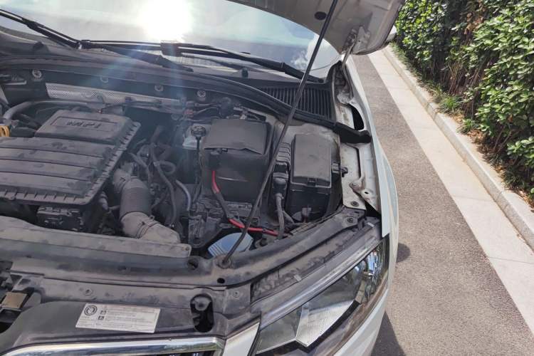 Used Skoda Octavia 2016 1.6L Automatic Chuanxing Edition Engine Bay Left