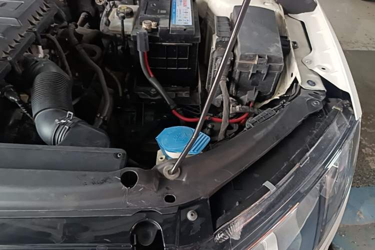 Used Skoda Octavia 2016 1.6L Automatic Smart Drive Edition Engine Bay Left
