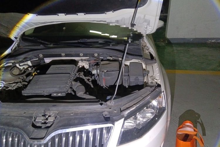 Used Skoda Octavia 2016 1.6L Automatic Chuanxing Edition Engine Bay Left