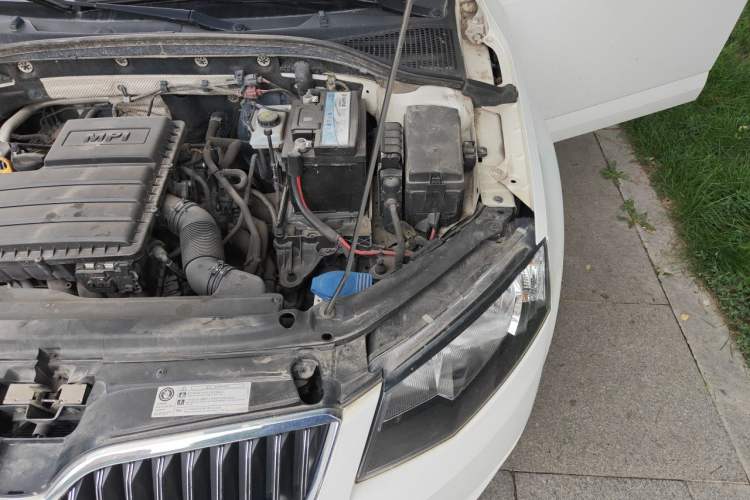 Used Skoda Octavia 2016 1.6L Automatic Smart Drive Edition Engine Bay Left