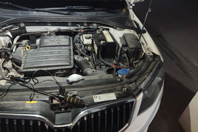 Used Skoda Octavia 2016 1.6L Automatic Smart Drive Edition Engine Bay Left