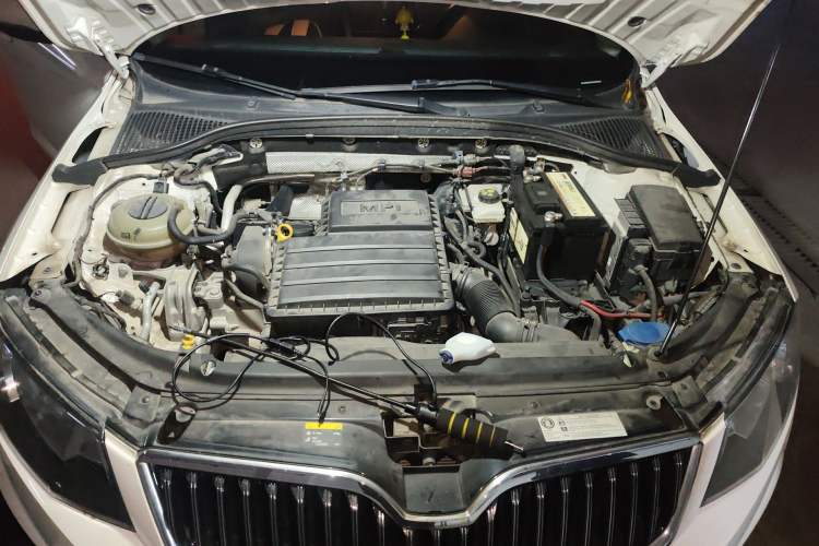 Used Skoda Octavia 2016 1.6L Automatic Smart Drive Edition Engine Bay