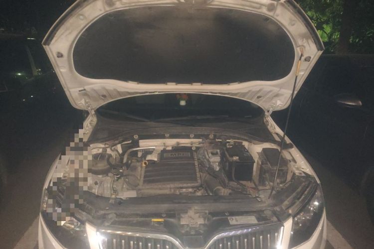 Used Skoda Octavia 2016 1.6L Automatic Chuanxing Edition Engine Bay