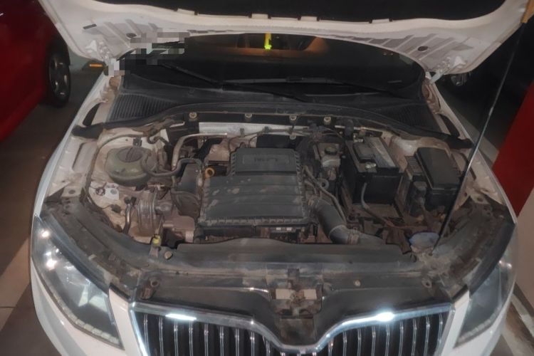 Used Skoda Octavia 2016 1.6L Automatic Smart Drive Edition Engine Bay