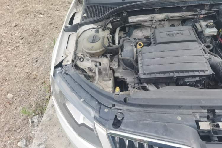 Used Skoda Octavia 2016 1.6L Automatic Smart Drive Edition Engine Bay Right