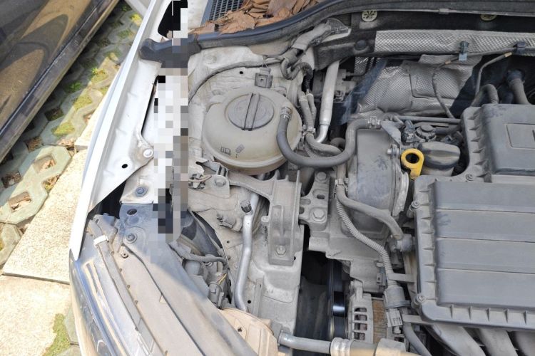 Used Skoda Octavia 2016 1.6L Manual Smart Drive Version Engine Bay Right