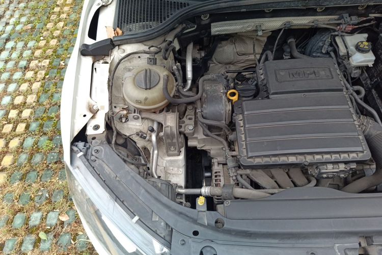Used Skoda Octavia 2016 1.6L Automatic Smart Drive Edition Engine Bay Right
