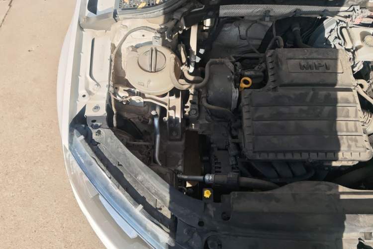 Used Skoda Octavia 2016 1.6L Automatic Smart Drive Edition Engine Bay Right