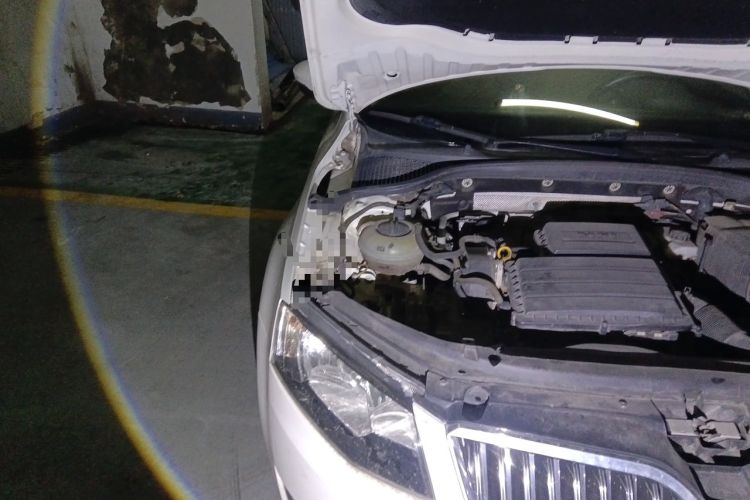 Used Skoda Octavia 2016 1.6L Automatic Chuanxing Edition Engine Bay Right