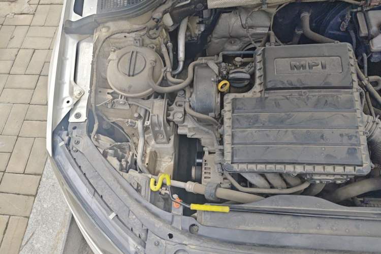 Used Skoda Octavia 2016 1.6L Automatic Chuanxing Edition Engine Bay Right