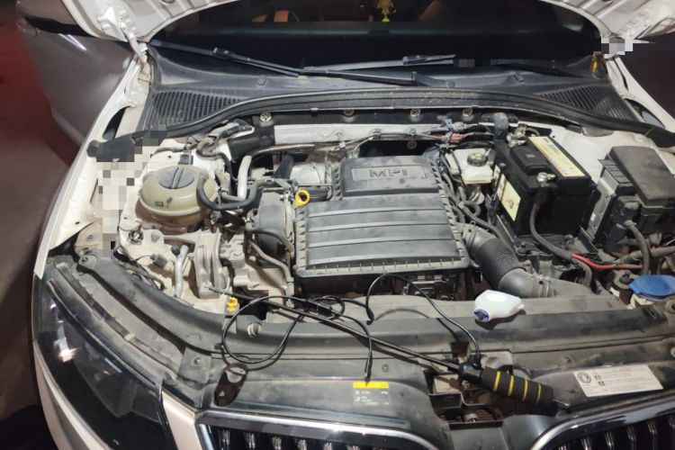 Used Skoda Octavia 2016 1.6L Automatic Smart Drive Edition Engine Bay Right