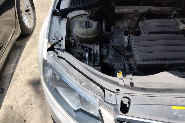 Used Skoda Octavia 2016 1.6L Automatic Chuanxing Edition Engine Bay Right
