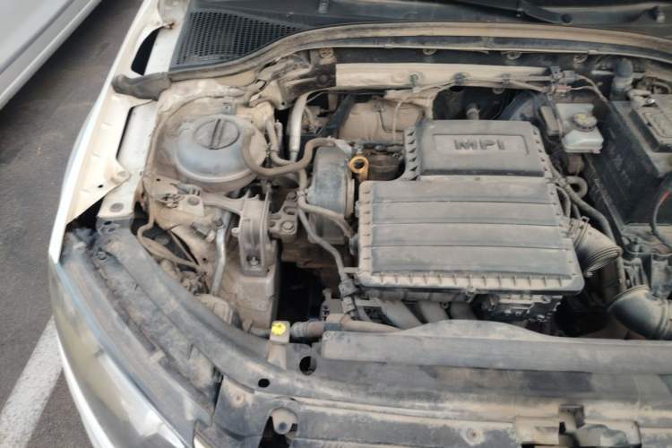 Used Skoda Octavia 2016 1.6L Manual Smart Drive Version Engine Bay Right