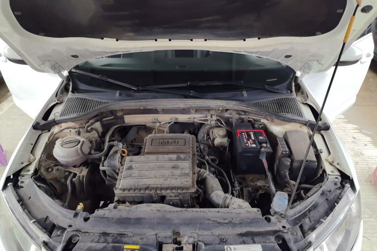 Used Skoda Octavia 2016 1.6L Automatic Chuanxing Edition Engine Bay