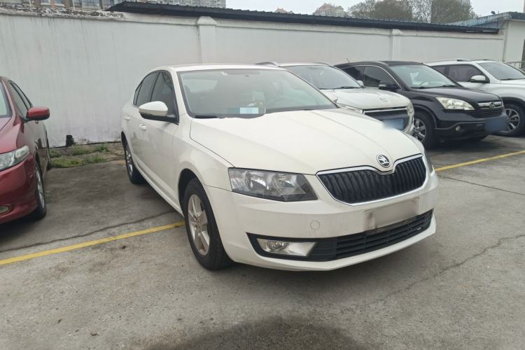 Used Skoda Octavia 2016 1.6L Automatic Front-Wheel Drive Model Exterior 1