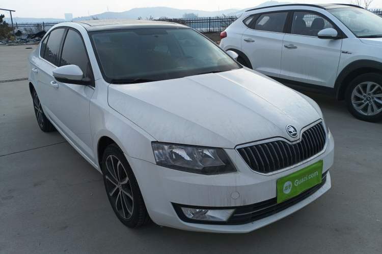 Used Skoda Octavia 2016 1.6L Automatic Smart Drive Edition Exterior 1