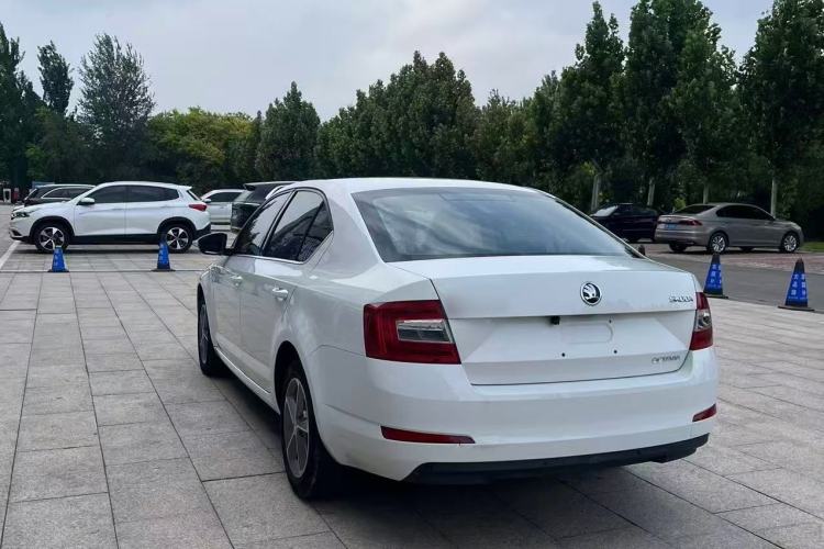 Used Skoda Octavia 2016 1.6L Automatic Chuanxing Edition Exterior 2