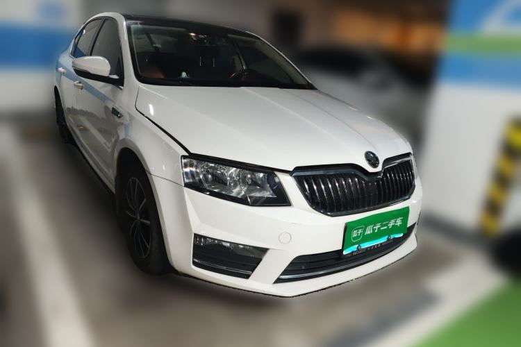 Used Skoda Octavia 2016 1.6L Automatic Smart Drive Edition Exterior 2