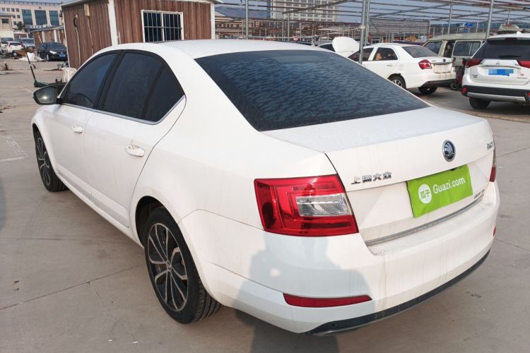 Used Skoda Octavia 2016 1.6L Automatic Smart Drive Edition Exterior 2