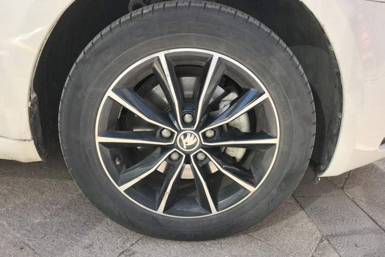Used Skoda Octavia 2016 1.6L Automatic Smart Drive Edition Exterior 4