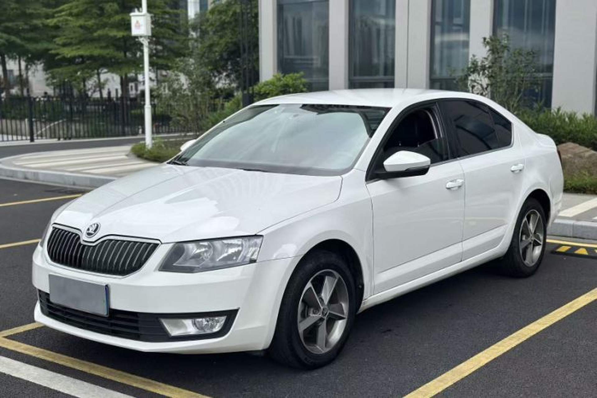 Used Skoda Octavia 2016 1.6L Automatic Chuanxing Edition Exterior 6