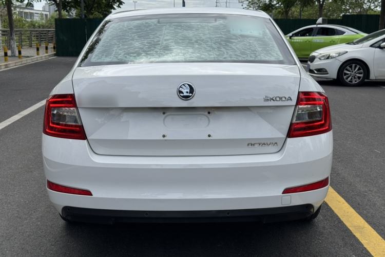 Used Skoda Octavia 2016 1.6L Automatic Chuanxing Edition Exterior 6
