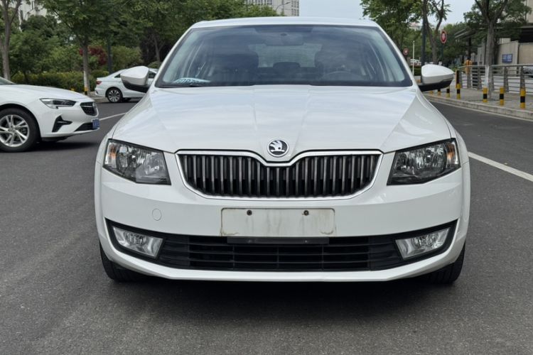 Used Skoda Octavia 2016 1.6L Automatic Chuanxing Edition Exterior 8