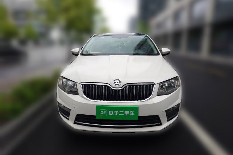 Used Skoda Octavia 2016 1.6L Automatic Smart Drive Edition Front