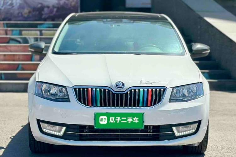 Used Skoda Octavia 2016 1.6L Manual Smart Drive Version Front