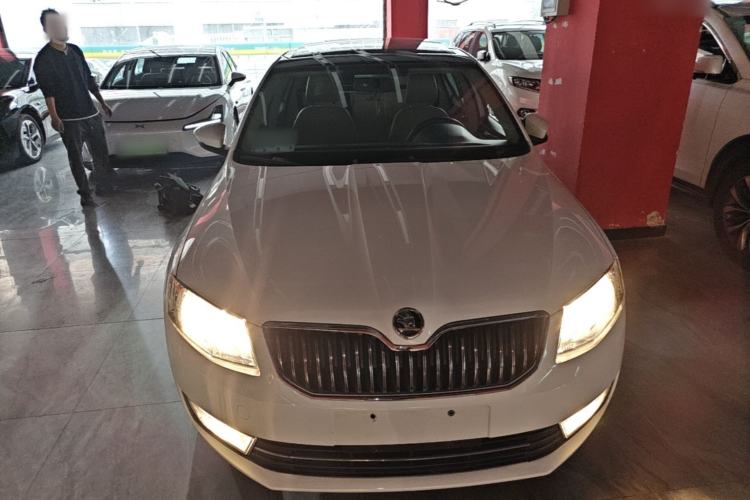 Used Skoda Octavia 2016 1.6L Automatic Smart Drive Edition Front