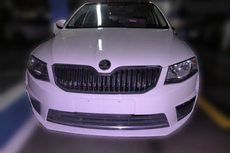 Used Skoda Octavia 2016 1.6L Automatic Smart Drive Edition Front