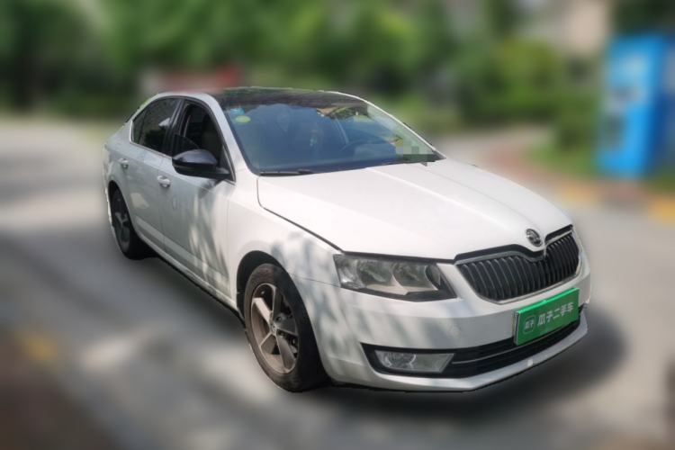 Used Skoda Octavia 2016 1.6L Automatic Smart Drive Edition Front Right 45 Deg