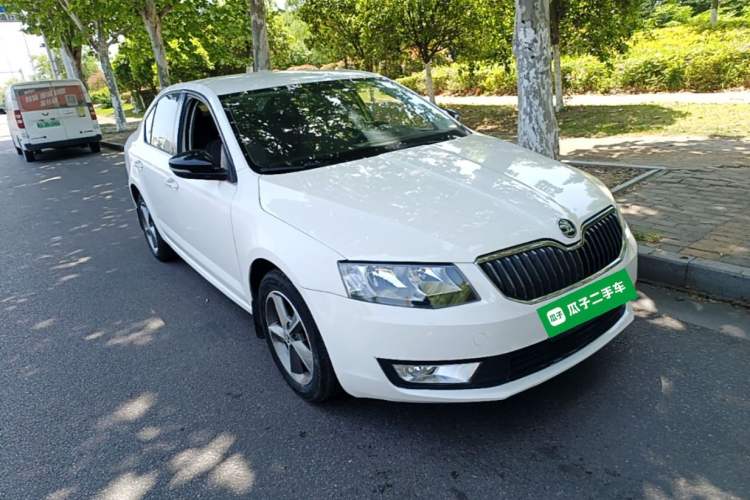 Used Skoda Octavia 2016 1.6L Manual Trend Edition Front Right 45 Deg