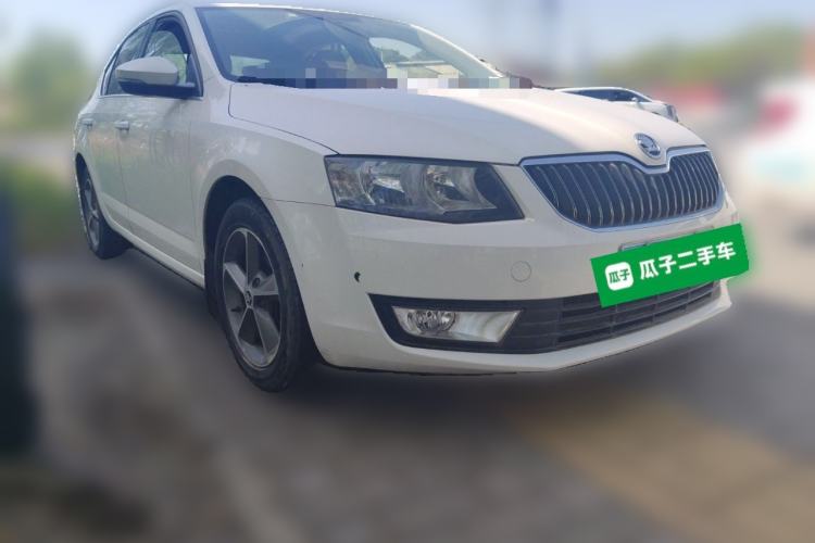Used Skoda Octavia 2016 1.6L Automatic Chuanxing Edition Front Right 45 Deg