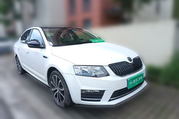 Used Skoda Octavia 2016 TSI280 DSG Smart Drive Edition Front Right 45 Deg