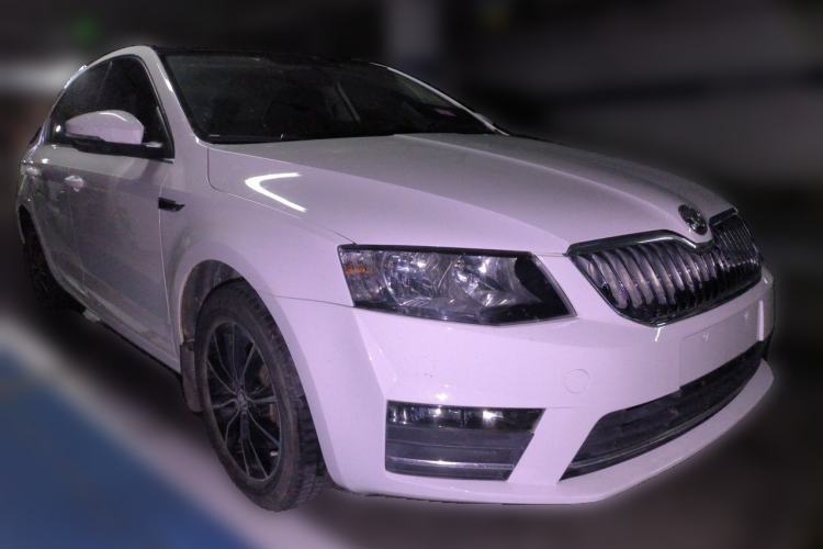Used Skoda Octavia 2016 1.6L Automatic Smart Drive Edition Front Right 45 Deg
